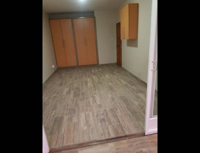 3 BEDROOM APARTMENT FOR SALE IN SUNNYSIDE